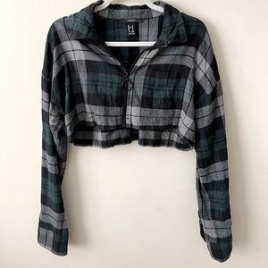 Medium, plaid, zip up top